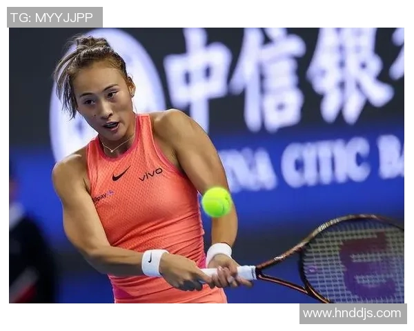 网球赛场激情四溢 选手角逐激烈谁能问鼎冠军荣耀