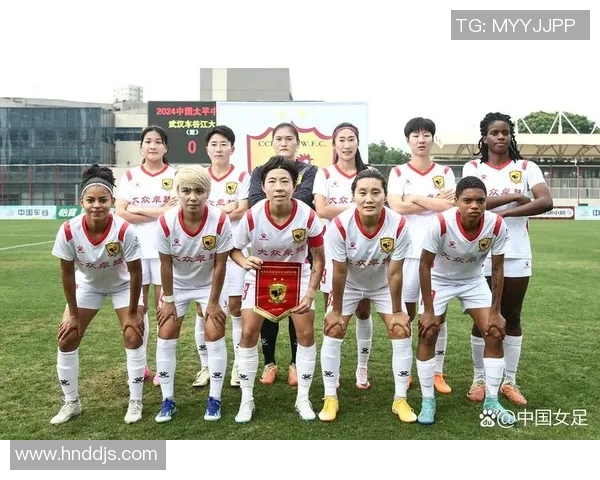 中国回族女足球明星的成长历程与精彩瞬间图片分享
